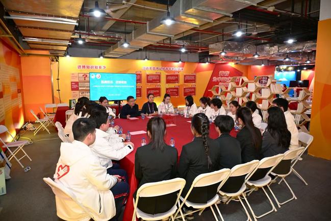 挺膺担当 进博有我——电气工程学部慰问第八届进博会志愿者