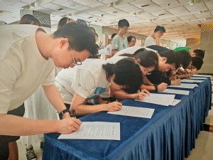 电气工程学院组织新发展党员参观中共一大纪念馆 开展新党员入党宣誓仪式 电气工程学院组织新发展党员参观中共一大纪念馆 开展新党员入党宣誓仪式